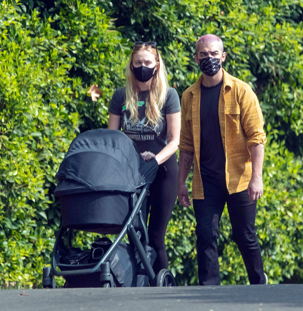 Premium Exclusive: Sophie Turner and Joe Jonas shoot for the first time with their newborn baby in Los Angeles