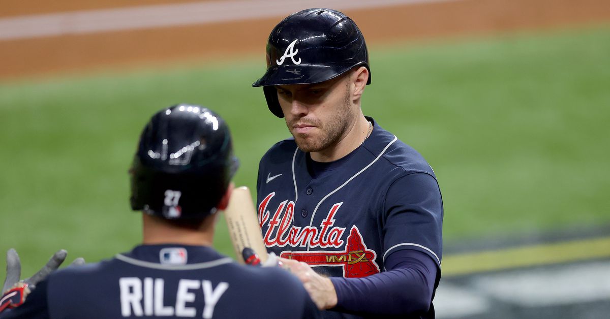Braves explodes to early lead, stopping Dodgers to take a 2-0 lead at NLCS