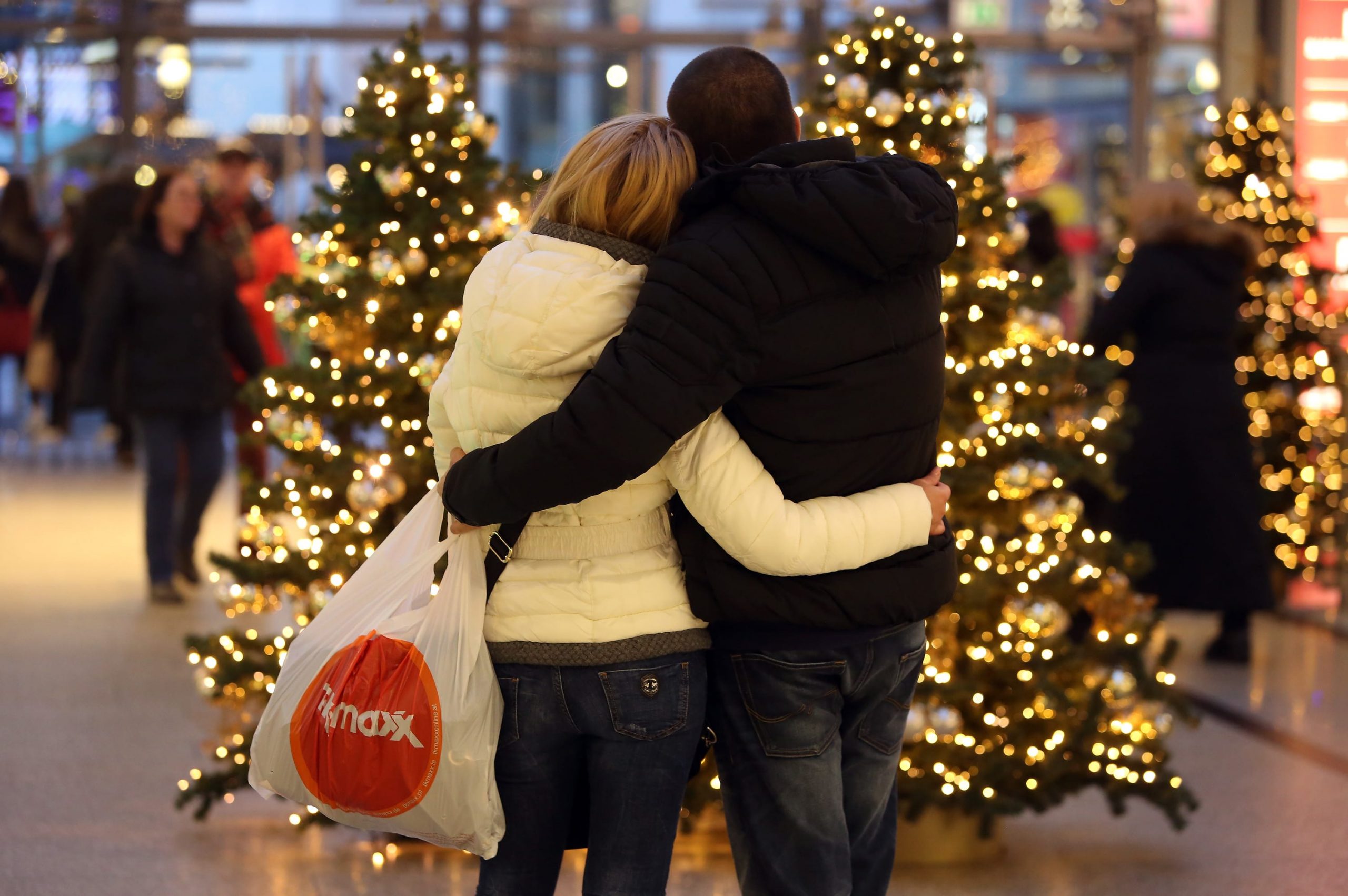 Infected-tired shoppers want a meaningful holiday season
