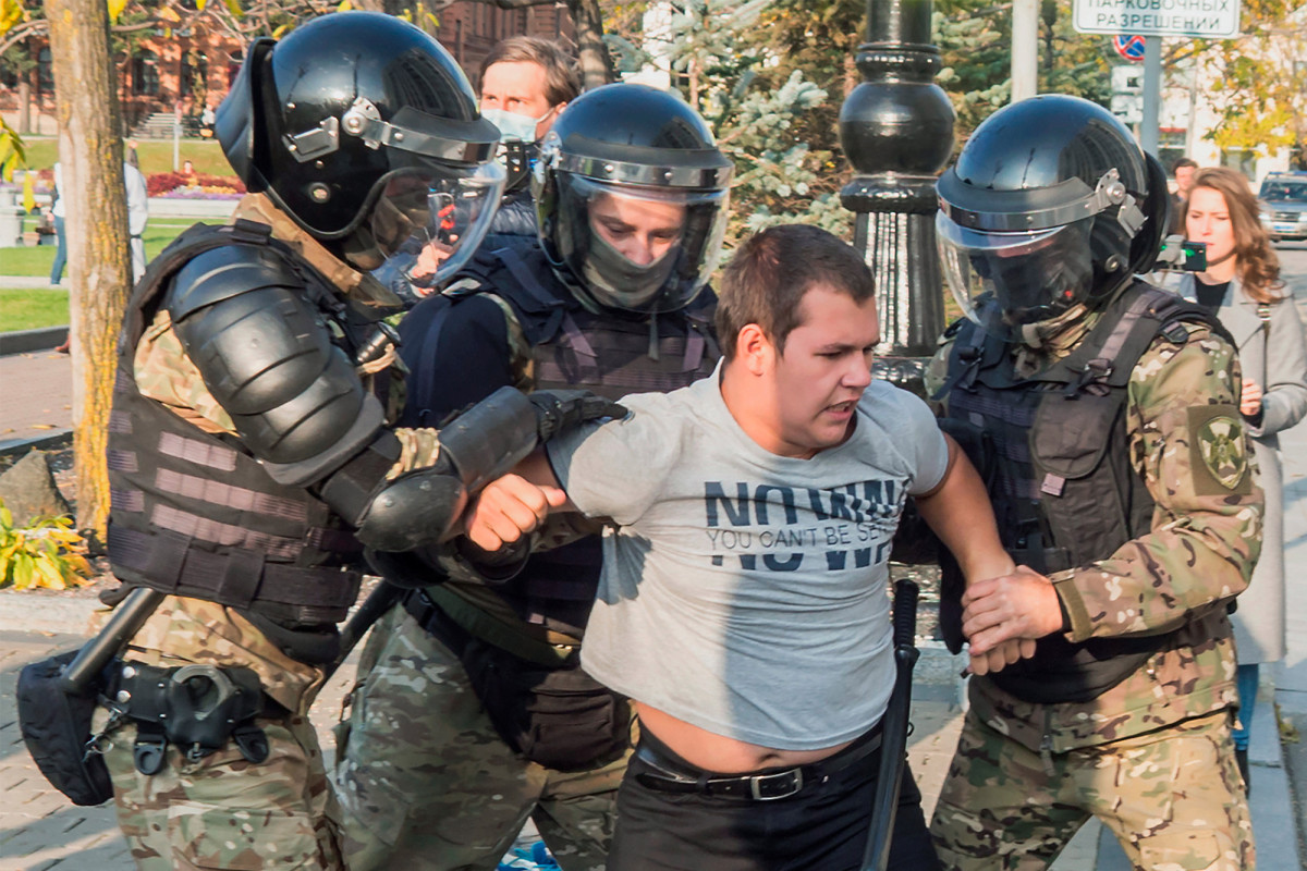 Russian police broke up anti-Putin protests in the Far East