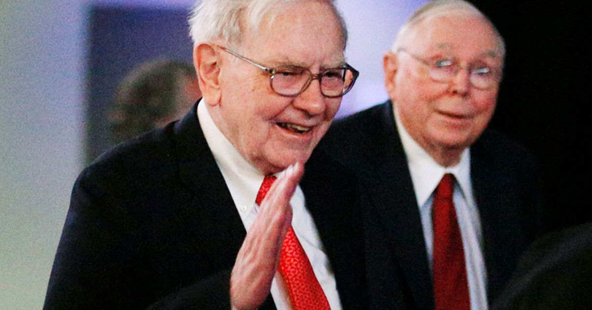 Warren Buffett's Berkshire Hathaway sold $ 1.3 billion worth of Costco shares last quarter.  Here's why it's amazing