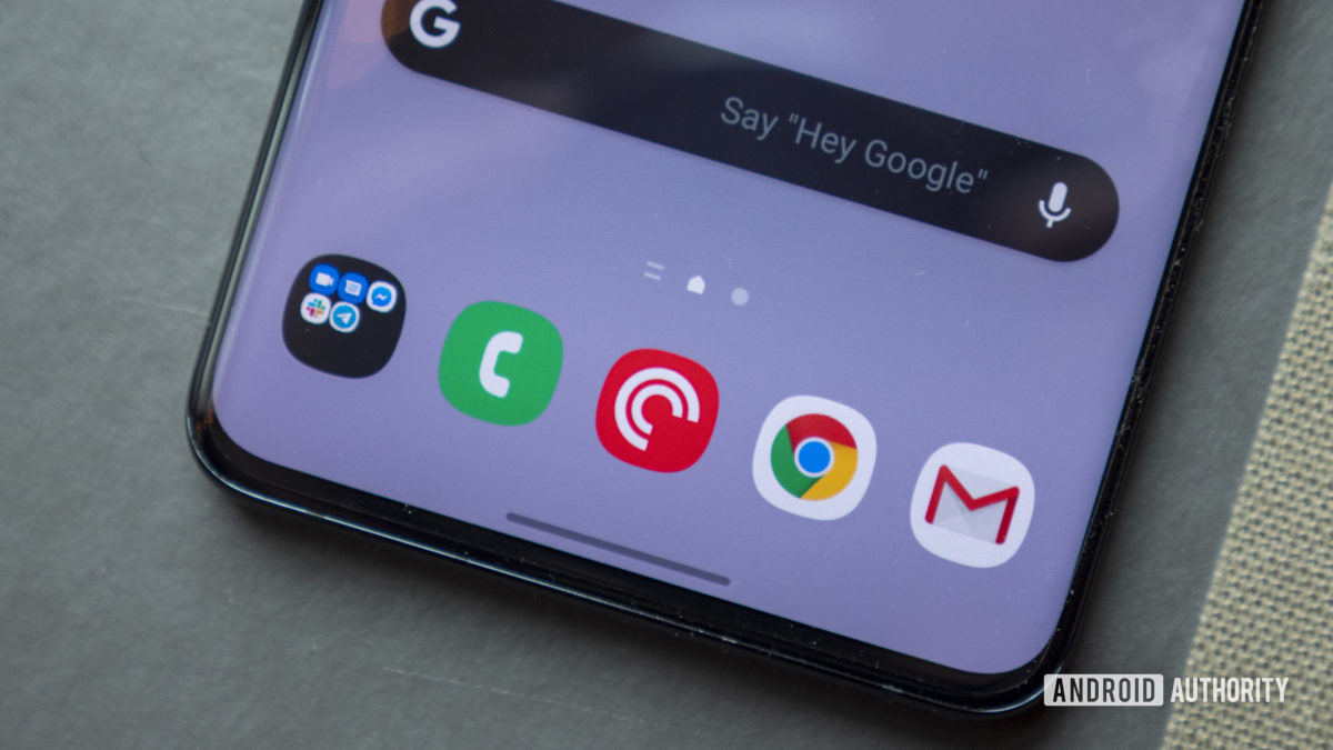 Close the navigation bar under the Samsung Galaxy S20 Plus Review