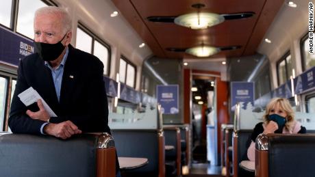 Joe Biden and his wife, Jill Biden, are speaking with families invited on the Amtrak train on Wednesday, September 30, 2020, which leads to the Ohio Alliance. 