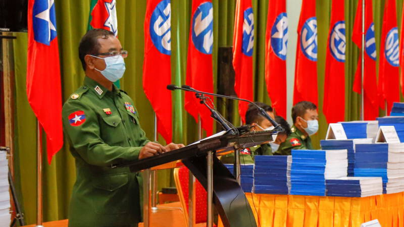 Burmese army complains of electoral fraud, does not want to rule out coup