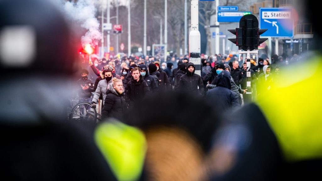 Police consider ME aid from Germany and Belgium in further riots |  NOW