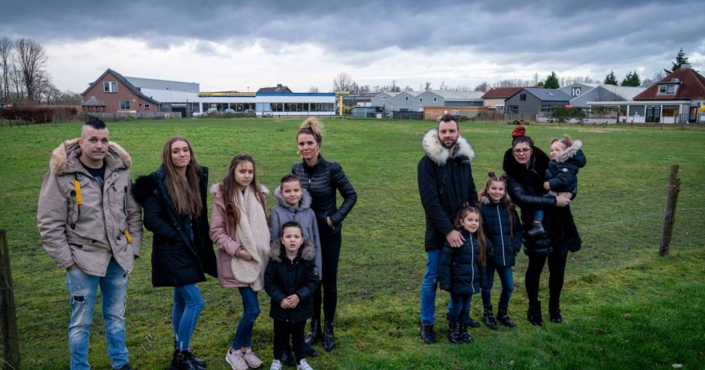 These families are looking for a place for their caravan in the Betuwe, but things are going so slowly |  Overbetuwe