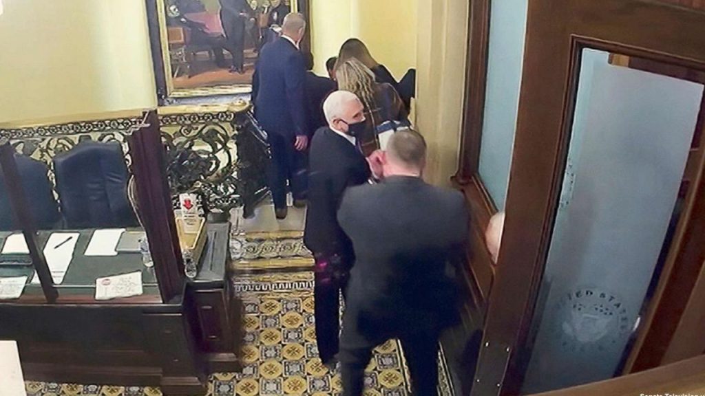 Trump Prosecutors Show Images of Capitol Chaos During Assault |  NOW