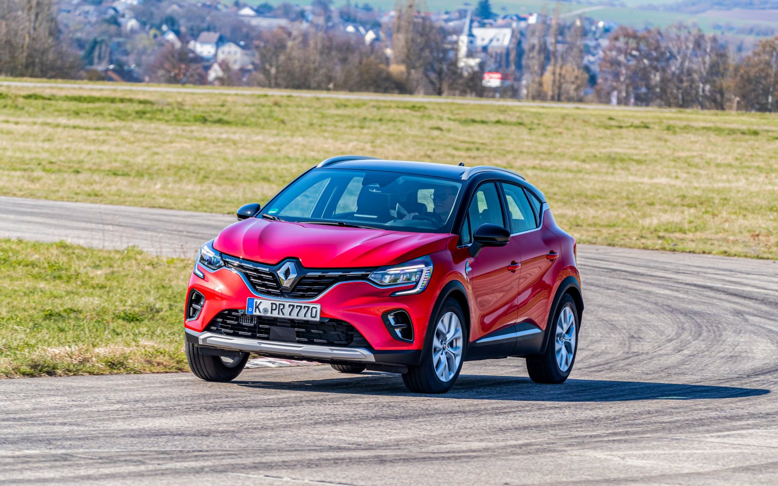 Test Renault Captur vs.  Nissan Juke: which one gets the best in terms of space and comfort?