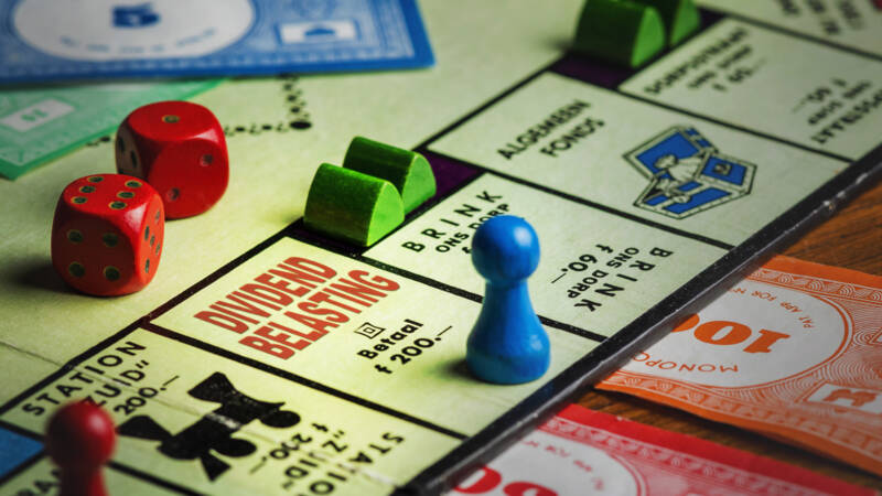 Pay if you don't separate your waste: community safe cards The monopoly is socially conscious