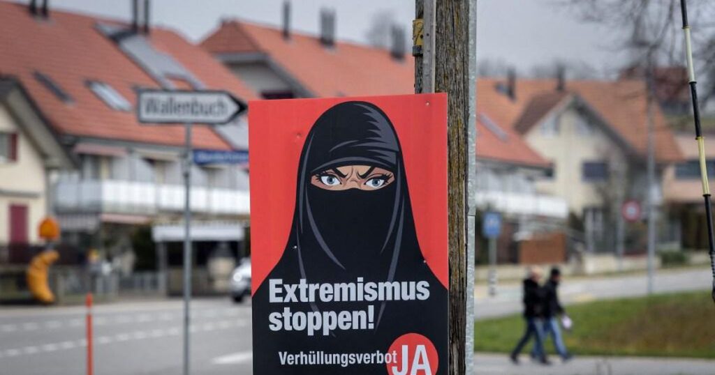 "Switzerland for the ban of the burqa and against electronic identity" |  Abroad