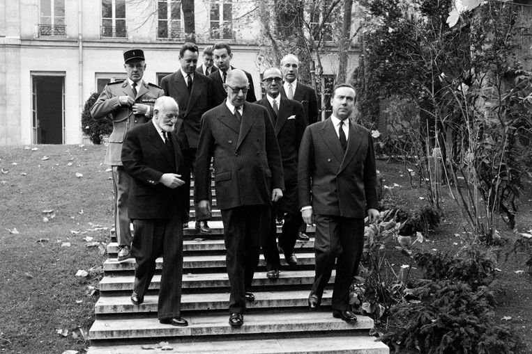 Former French President Charles de Gaulle (center) visited ENA in 1959. Image AFP