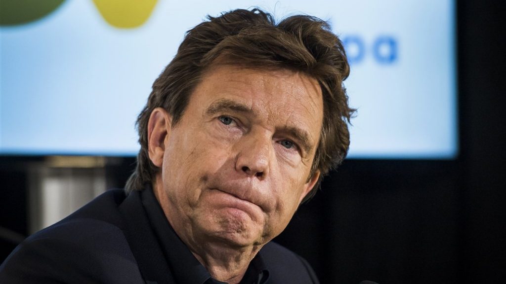 The Rejected Right Hand writes a book about collaboration with John de Mol