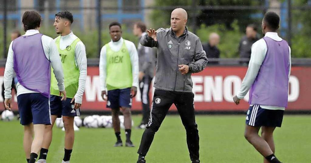 Arne Slot leads Feyenoord's first training session: “Close the gap with the champion” |  Football