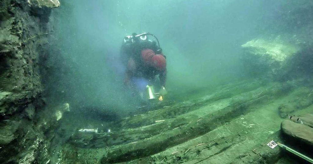 Divers discover Greek cemetery in submerged Egyptian city |  Abroad