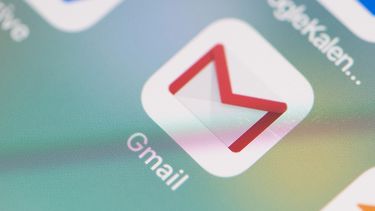 gmail outlook in dark mode