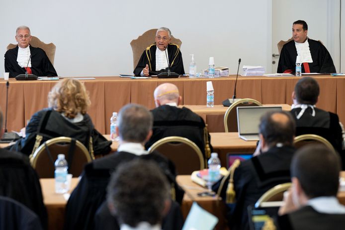 The Vatican Court with President Giuseppe Pignatone (M), professor and director of the Faculty of Law of the University of Rome Venerando Marano (L) and professor of criminal procedure Carlo Bonzano (R).