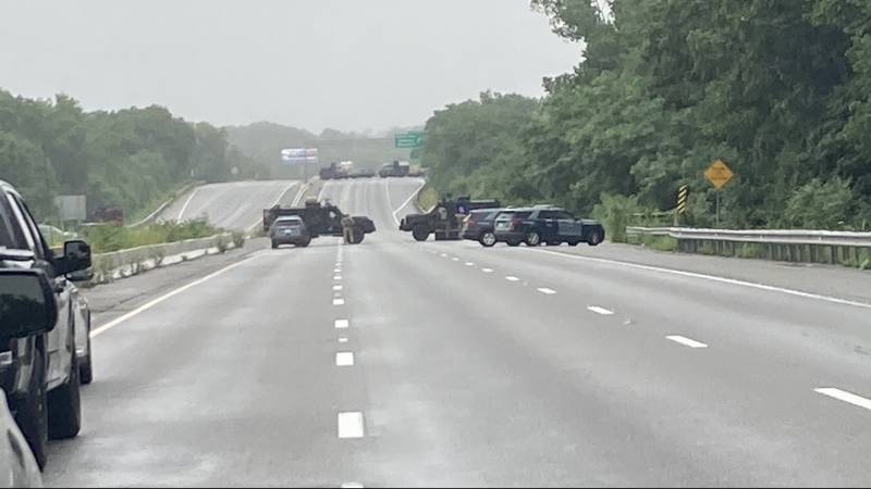 Heavily armed men found on US highway, people should stay at home