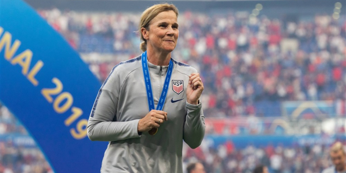 US coach Ellis doesn't rule out Wiegman's succession in advance