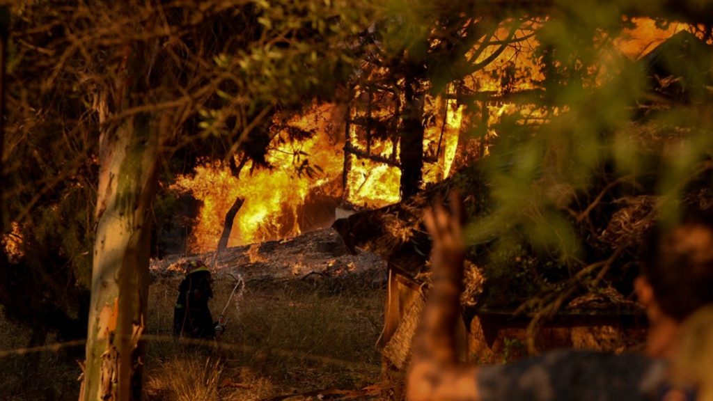 Greek villages evacuated due to forest fire
