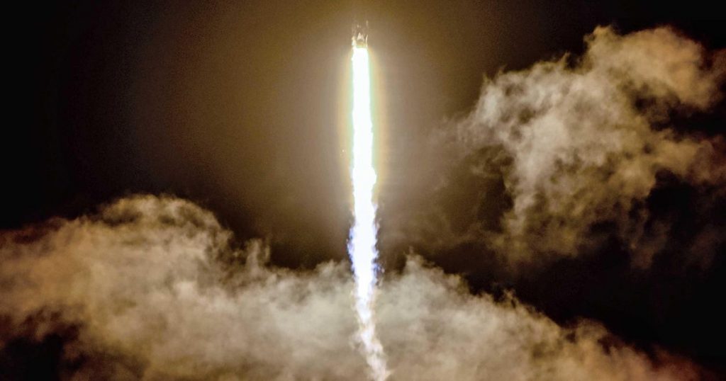 SpaceX civilian-only rocket successfully enters Earth orbit |  Abroad