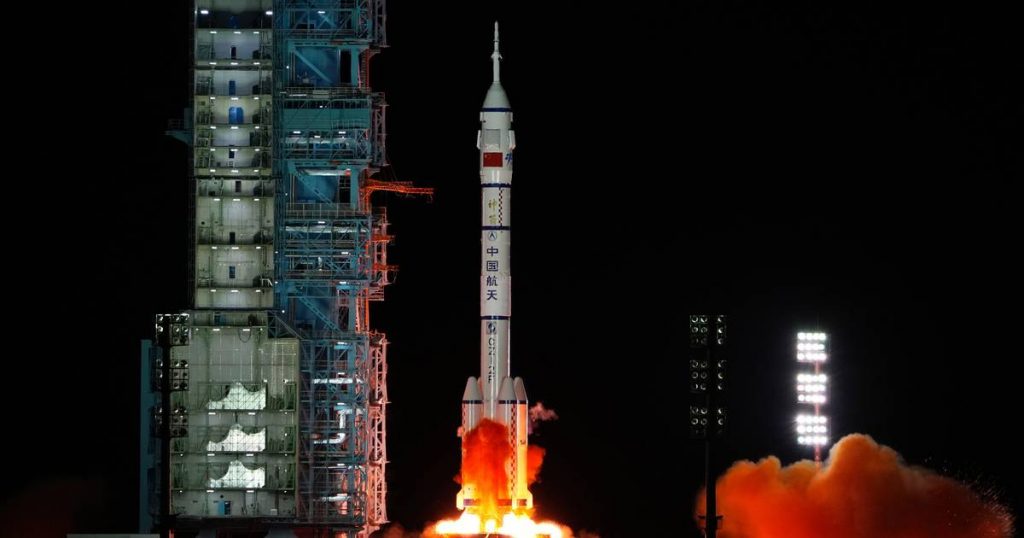 Chinese rocket successfully launched to space station |  Science & Planet