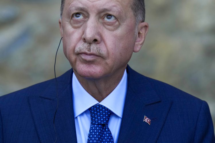 Erdogan orders the resignation of 10 ambassadors, including the American envoy