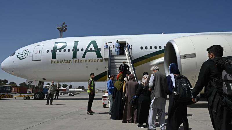 Pakistani airline suspends flights to Kabul, evacuation of interpreters in danger