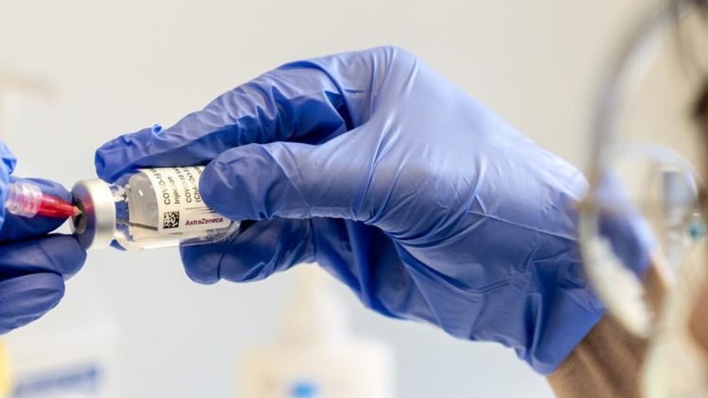 Why is vaccination advancing so quickly in America?