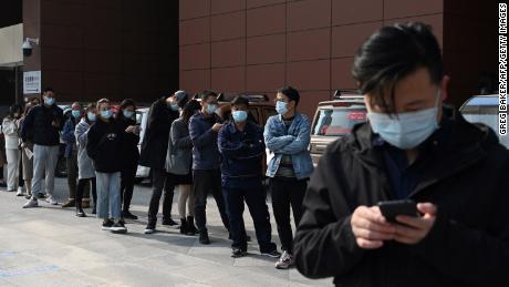 On October 29, people lined up at a Beijing hospital to be tested for the Govt-19 coronavirus.