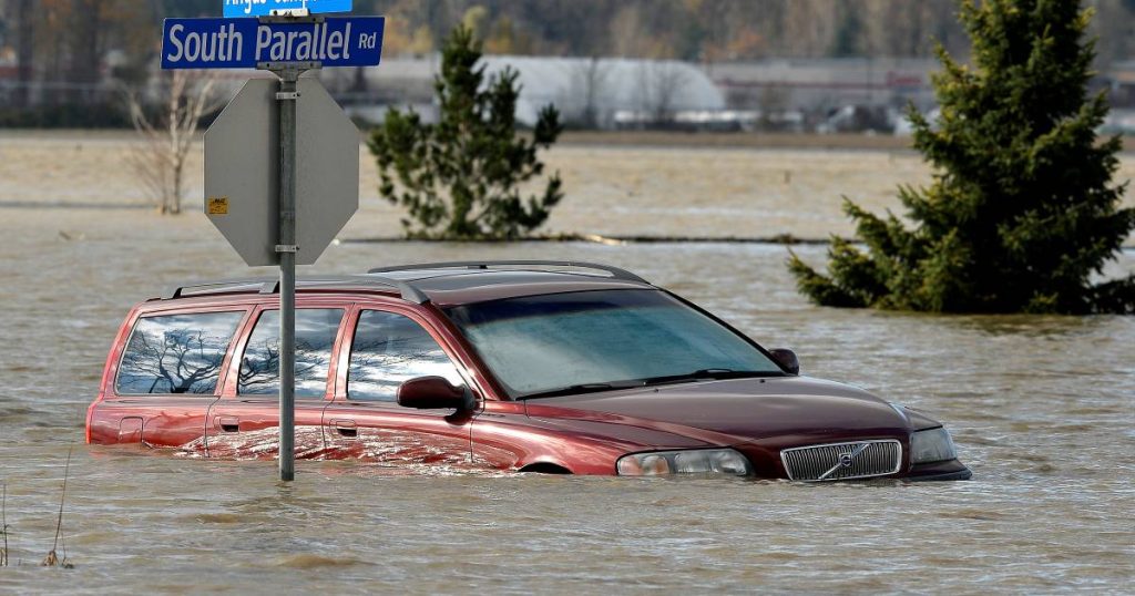 Fuel rationed and travel restricted after severe flooding Canada |  Abroad
