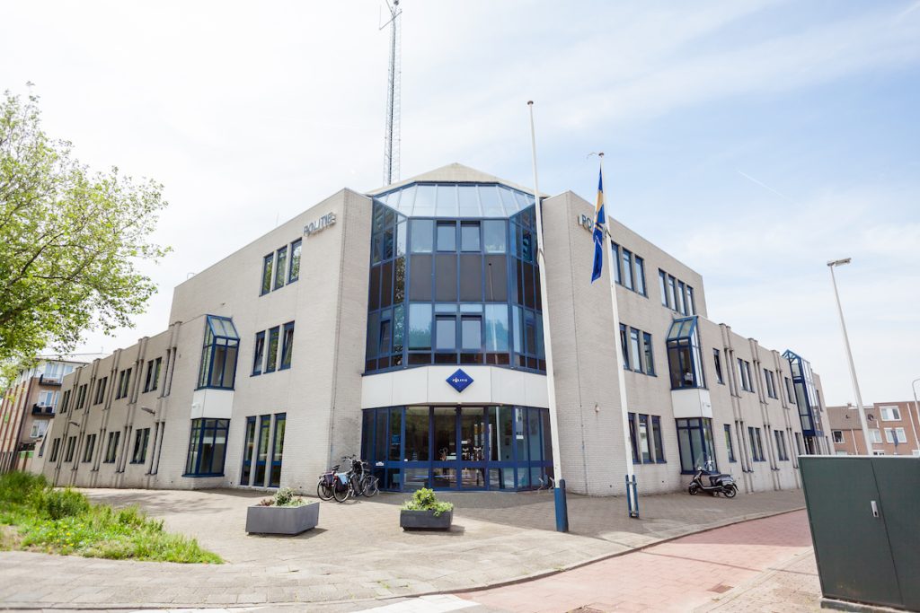 Housing status holders and emergency seekers for 10 years in the former Waterlandlaan police station -