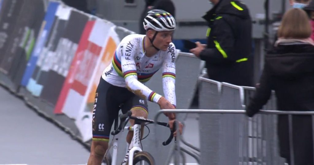 Mathieu van der Poel takes off in Superprestigecross, Wout van Aert wins |  cycling