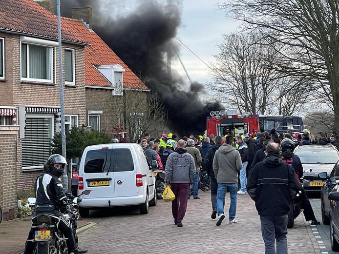 Thick clouds of black smoke in Arnemuiden.