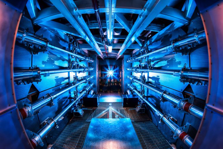 Wetenschappers weten met 192 lasers voor het eerst (een beetje) energy uit kernfusie tepeuren