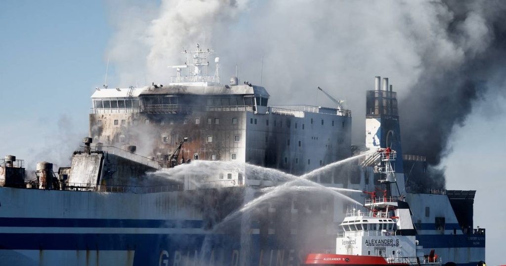 Twelve missing after the fire of a "faulty" ferry near Corfu |  Abroad