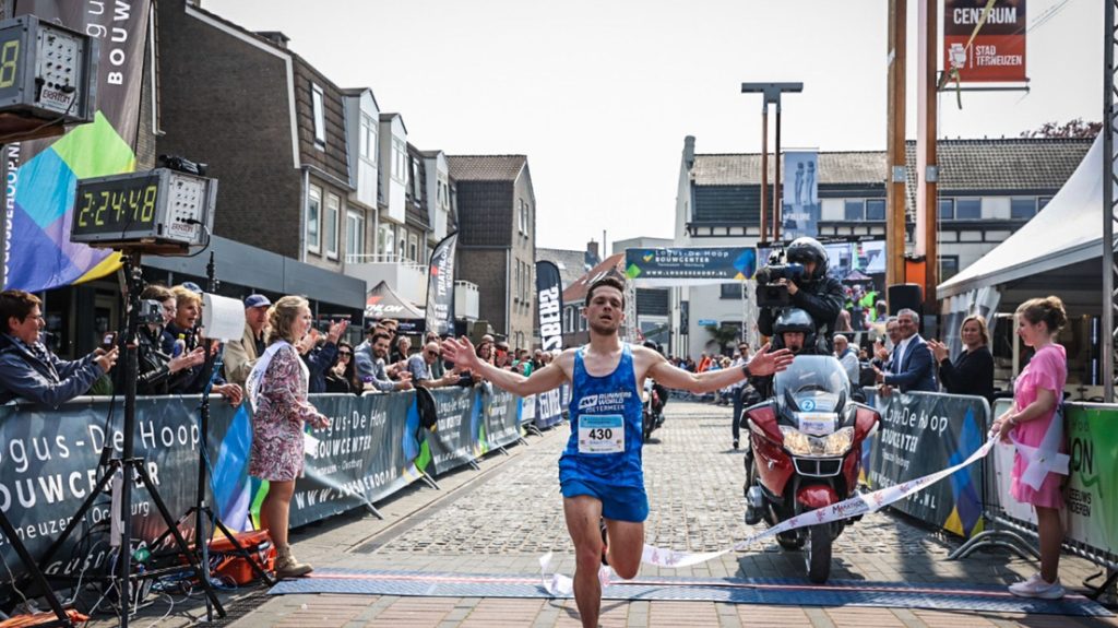 Maarten van Zetten wint marathon Zeeuws-Vlaanderen 2022