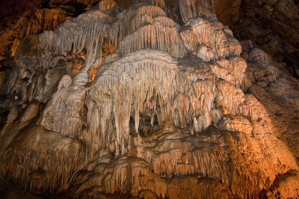 Paleoclimatologist reads climate change from stalagmites in the Caves of Han