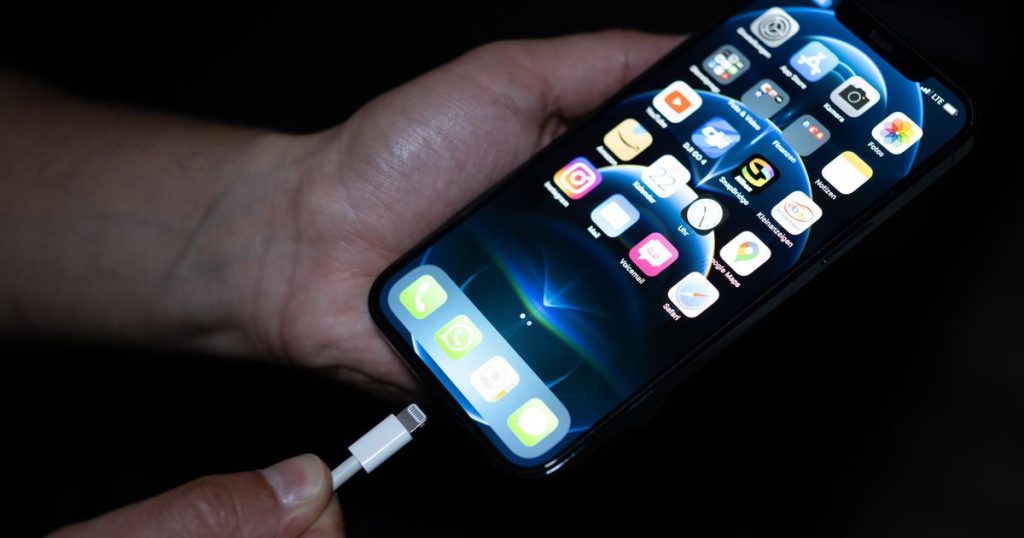 'Apple plans to adapt the iPhone socket to USB-C' |  Financial