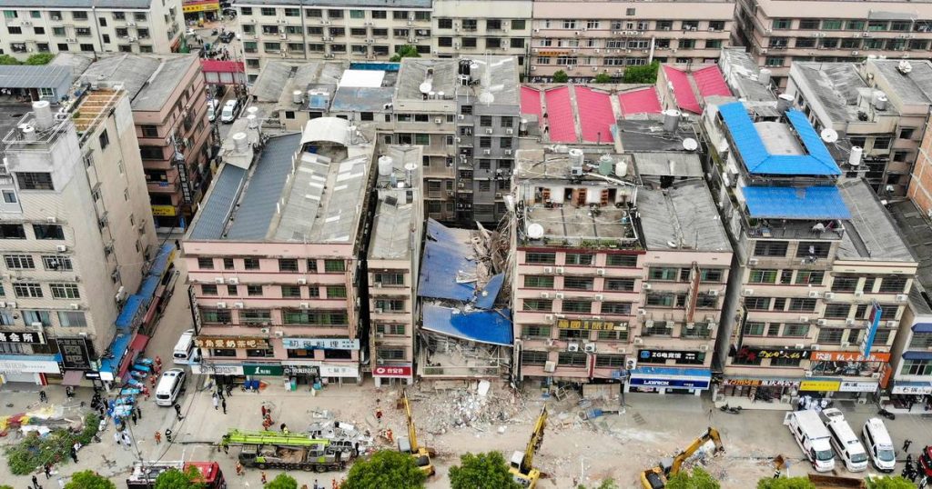 Dozens of People in China Could Be Under Rubble After Building Collapses |  Abroad