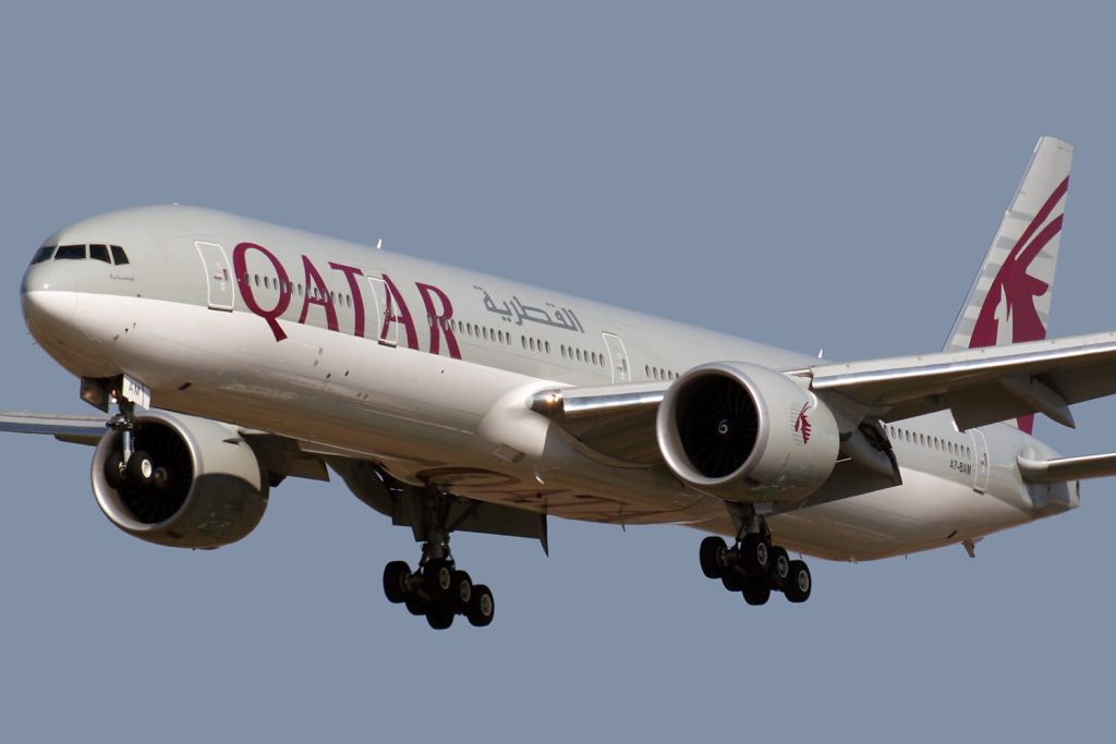 Strange course of events around the Qatar Airways flight