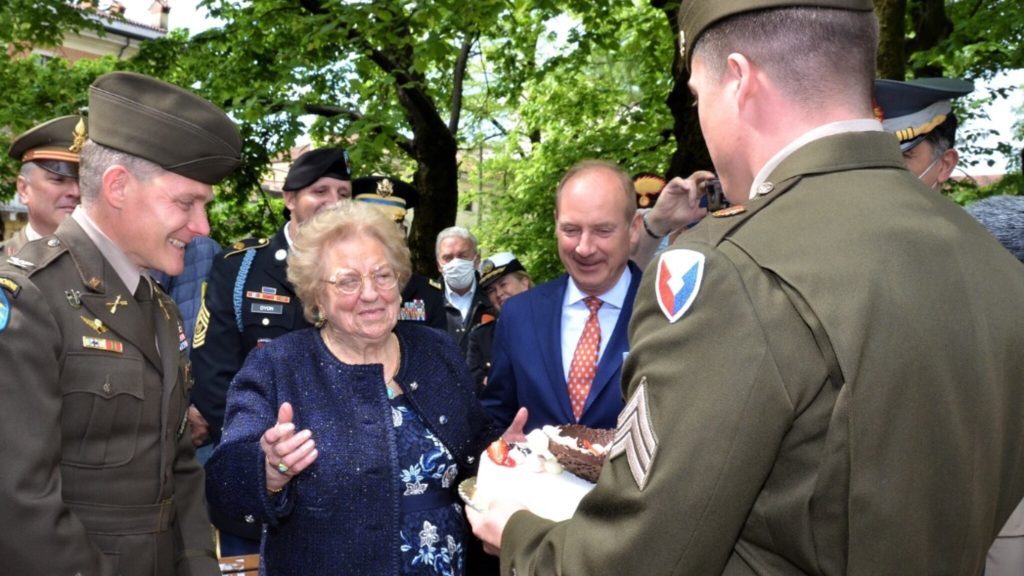 The US Army replaces the cake it stole from the Italian in 1945