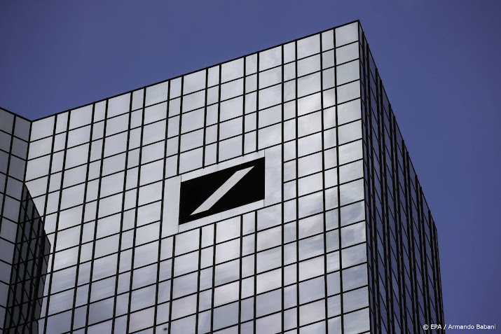 Newspaper: Deutsche Bank employs IT workers from Russia in Germany