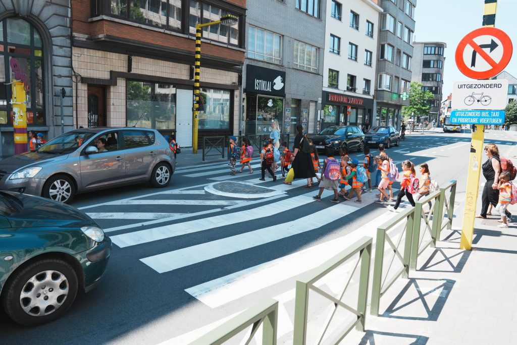 So safer?  The “winged” zebra crossing gives more space to pedestrians crossing (Ghent)