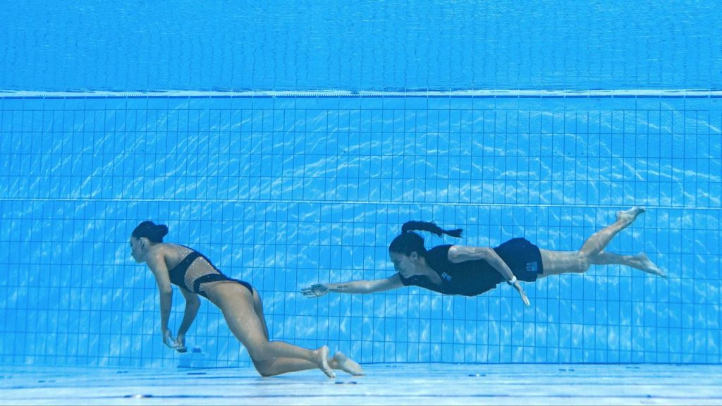 Coach saves synchro swimmer who passes out during World Cup drill |  NOW