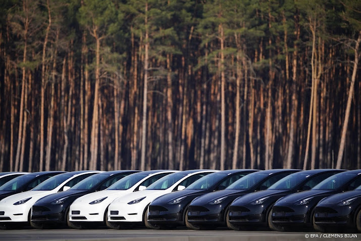 Musk: New Tesla factories lose billions in Berlin and Texas