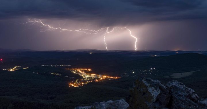 That's why thunderstorms are more frequent when it's warmer |  NOW