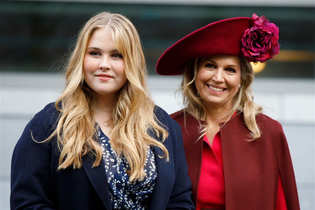 Amalia wants to become Máxima's "bag carrier" during a trip to the UN