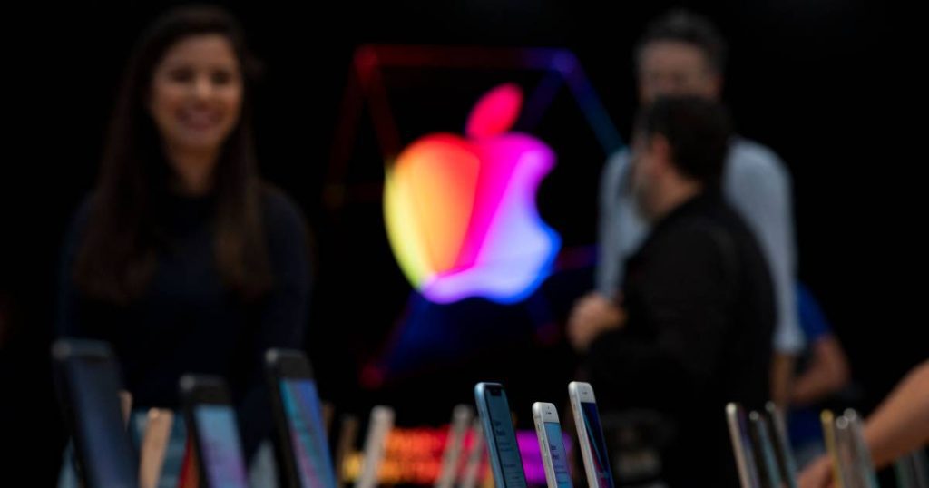 Most employees vote for union for the first time in the US Apple Store |  Economy