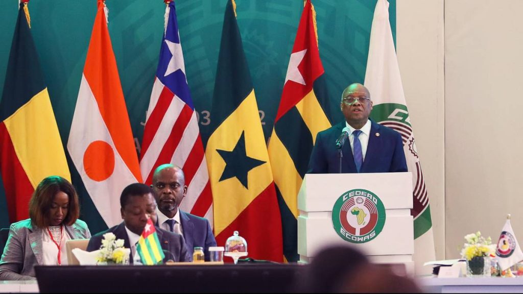 West African leaders lift sanctions on Mali and Burkina Faso