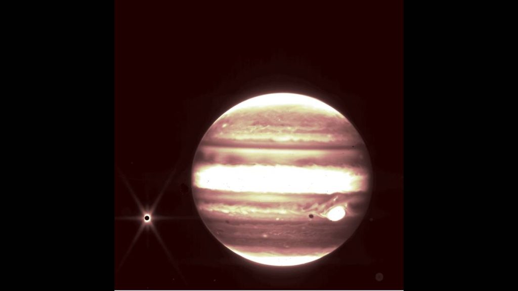 The James Webb Space Telescope also takes a "close look": first photo of Jupiter